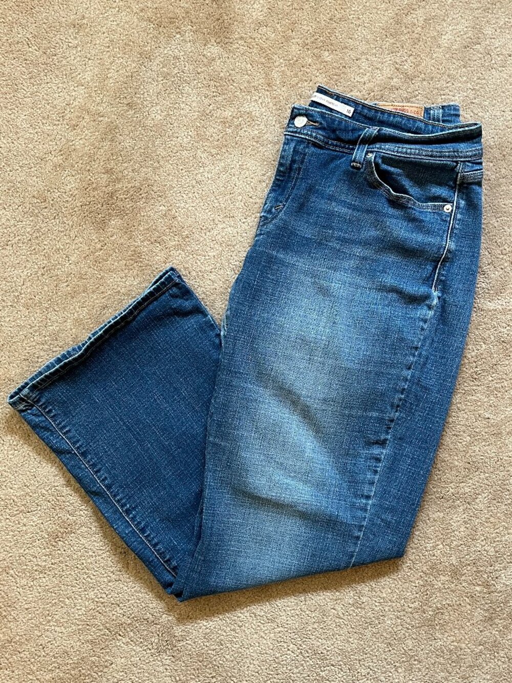Levi's 529 Curvy Bootcut Red Tab Medium Blue Wash Jeans Size 16